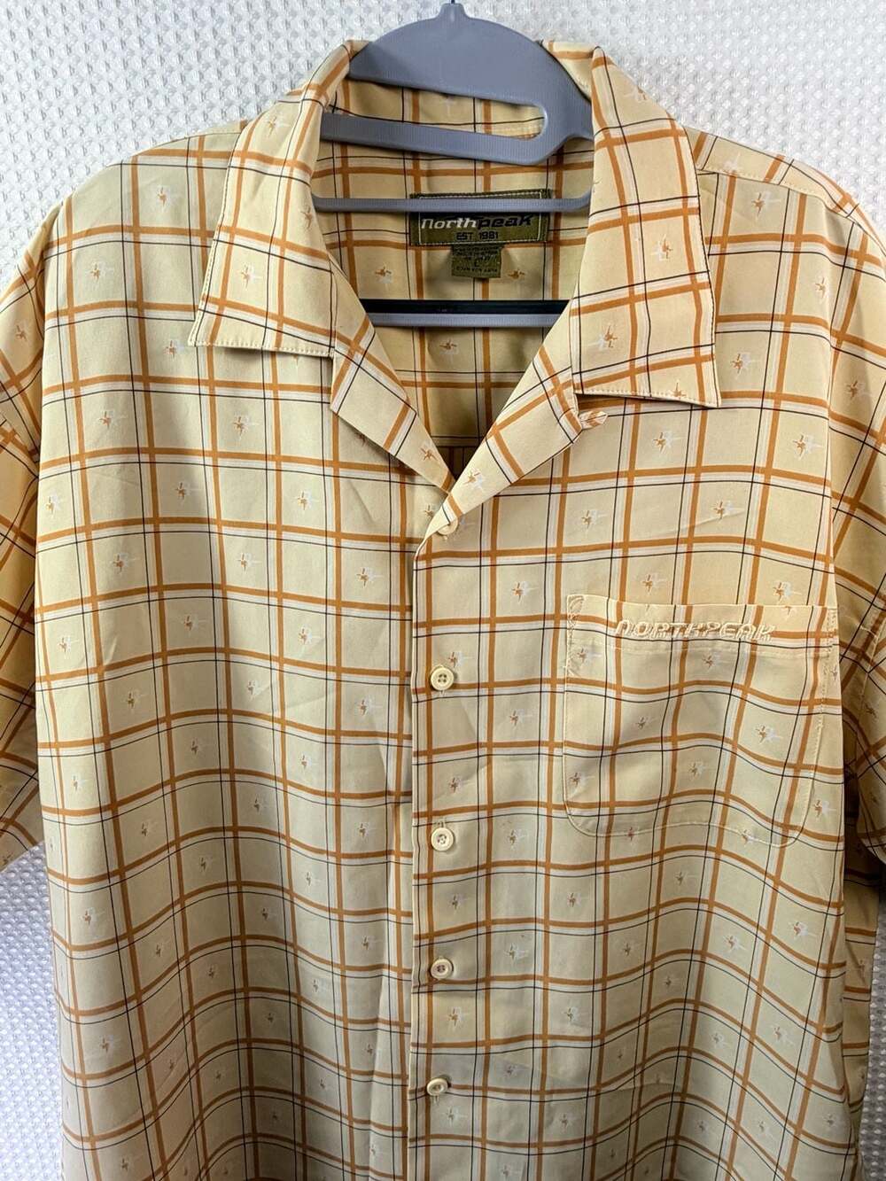North Peak Men's Short Sleeve Plaid Camp Collar Button-Down Shirt - Picture 4 of 8